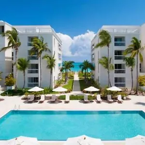 Le Vele 5* Grace Bay